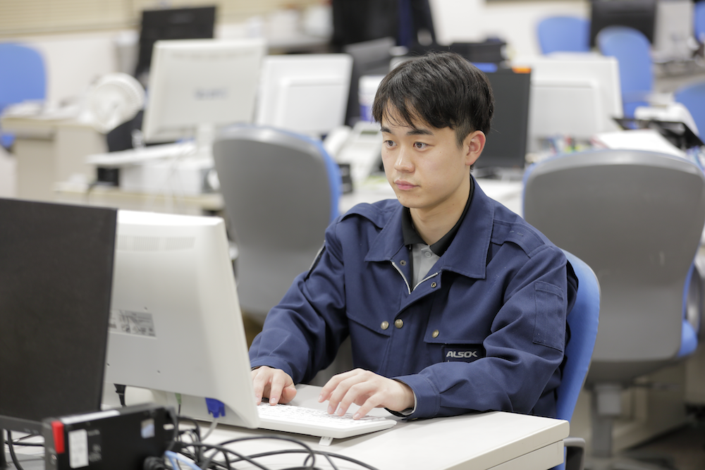 機械警備 出社イメージ